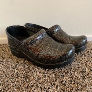 Dansko LT Pro Henna floral clogs